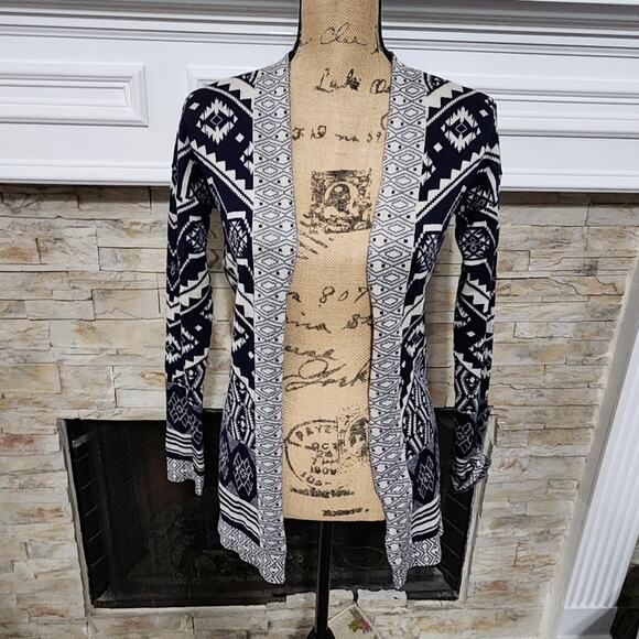 Pink Rose black white Aztec western cardigan‎ sweater size XS - Picture 1 of 5
